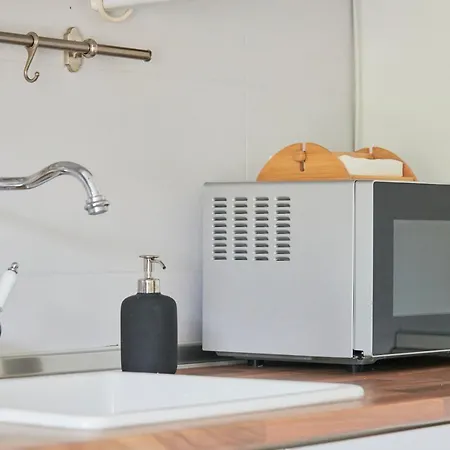 Bright W Balcony, Ac, Parking, By Timecooler Διαμέρισμα *