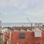 Apartment Bright W Balcony, Ac, Parking, By Timecooler *